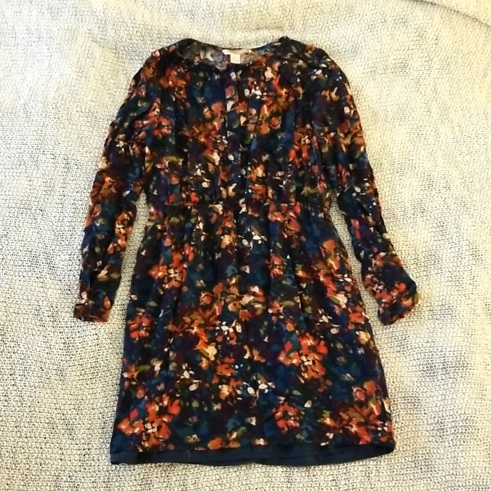 Fall pattern short dress